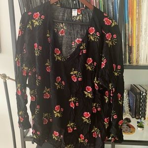 Floral Old Navy top SZ XXL - lightly worn!